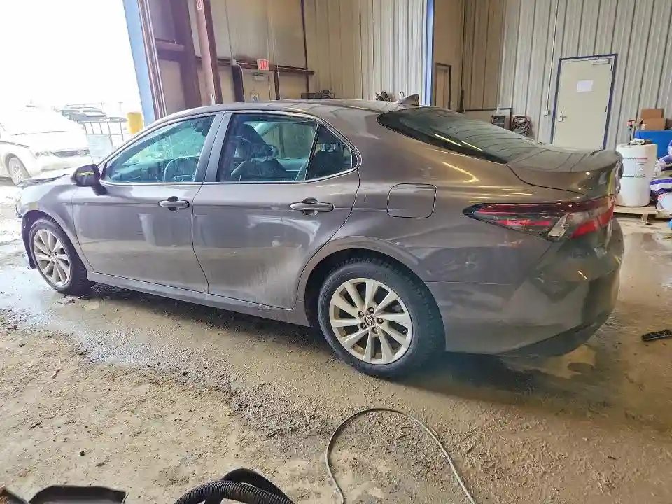 4T1C11AK8NU001263 2022 TOYOTA CAMRY-1