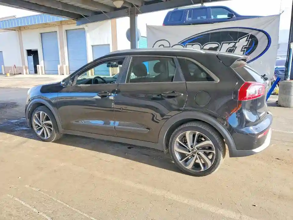 KNDCE3LC9H5045118 2017 KIA NIRO-1