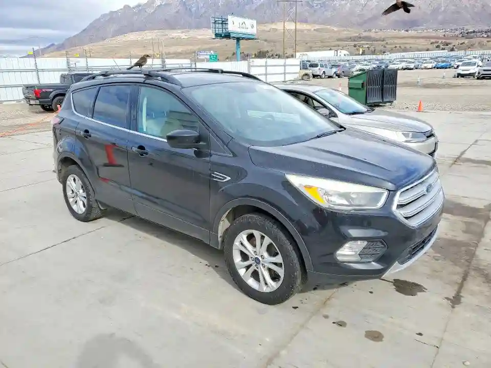 1FMCU9GD1JUB44578 2018 FORD ESCAPE-3