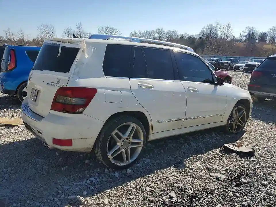 WDCGG8HB5BF610422 2011 MERCEDES-BENZ GLK-CLASS-2