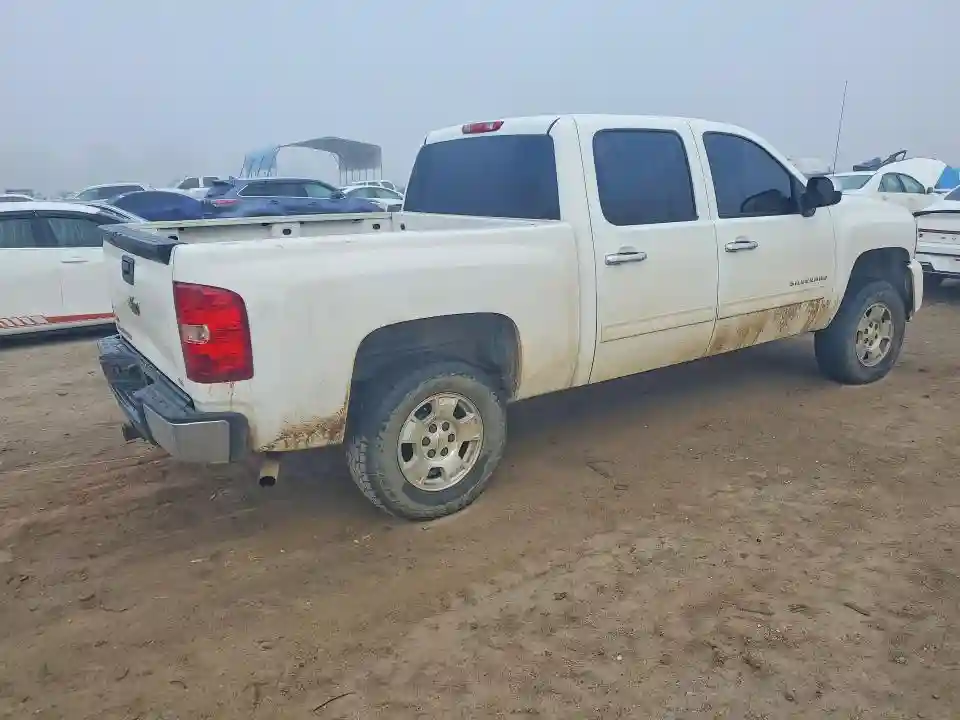 3GCPCREA5BG229798 2011 CHEVROLET ALL MODELS-2