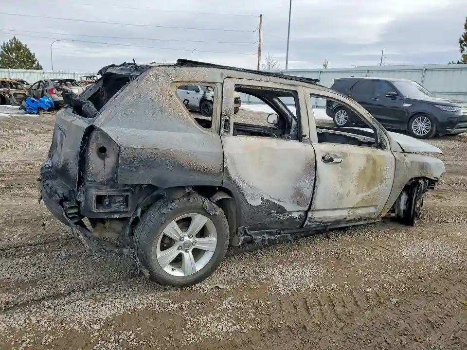 1C4NJDBB3FD283035 2015 JEEP COMPASS-2