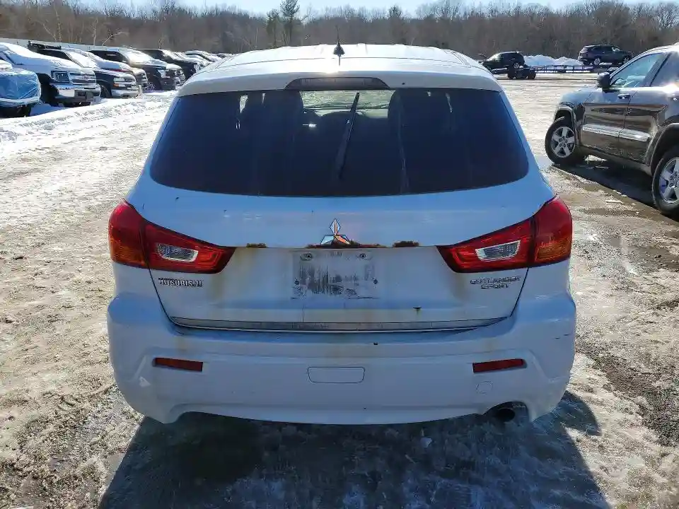 JA4AR4AU5BZ005383 2011 MITSUBISHI OUTLANDER-5