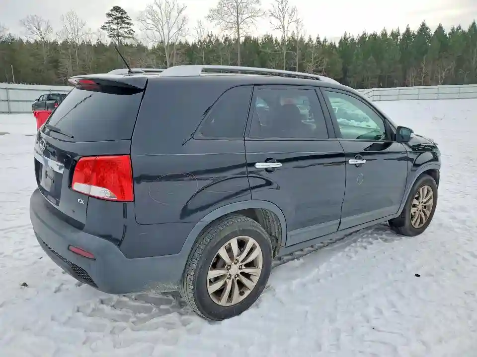 5XYKU3A14BG054338 2011 KIA SORENTO-2