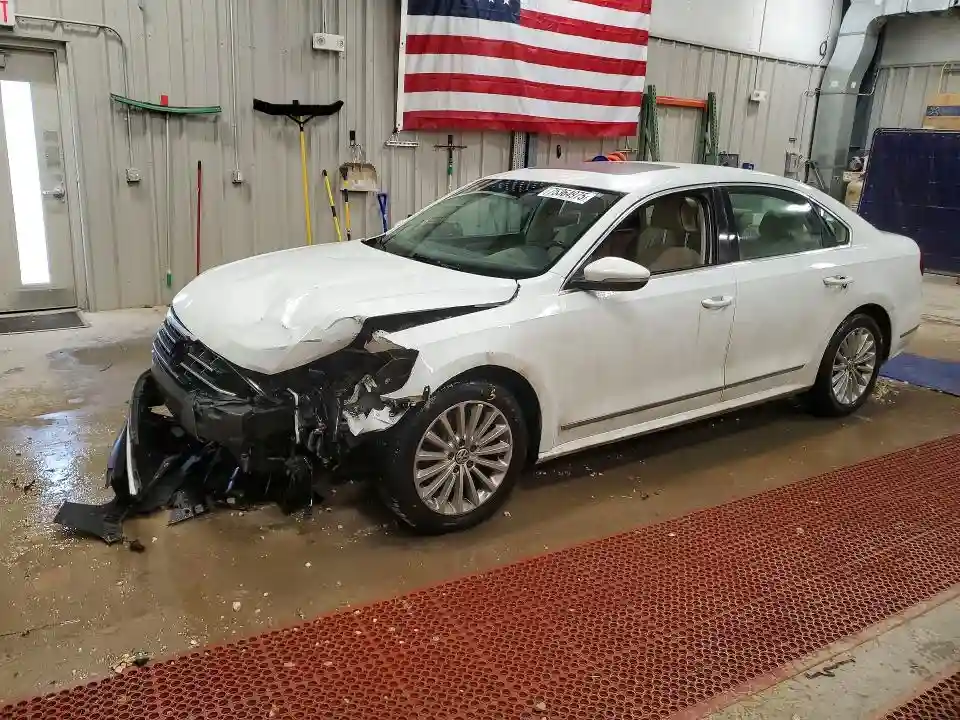 1VWBT7A3XGC043249 2016 VOLKSWAGEN PASSAT-0