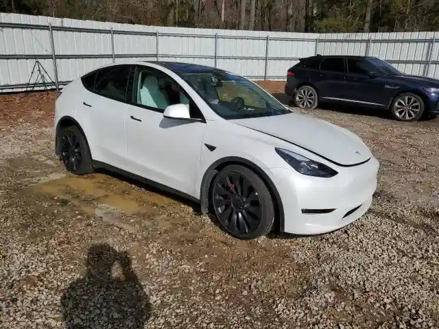 7SAYGDEF4PF699800 2023 TESLA MODEL Y-3