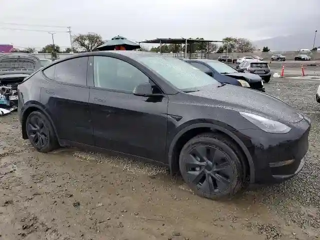 7SAYGDED9RF105784 2024 TESLA MODEL Y-3