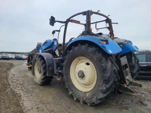 ZFBD02374 2015 KWHHOLLAND AGRICULTUR-2