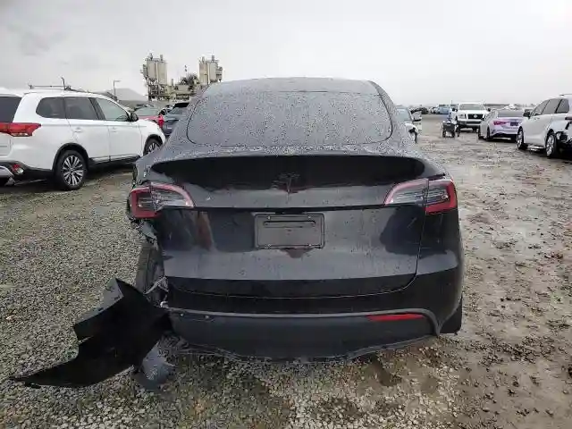 7SAYGDED9RF105784 2024 TESLA MODEL Y-5