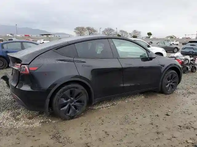 7SAYGDED9RF105784 2024 TESLA MODEL Y-2