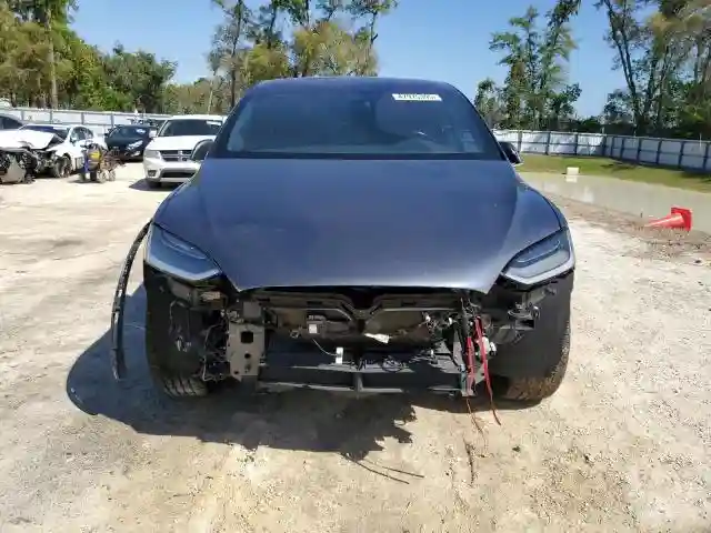 5YJXCAE26JF115873 2018 TESLA MODEL X-4