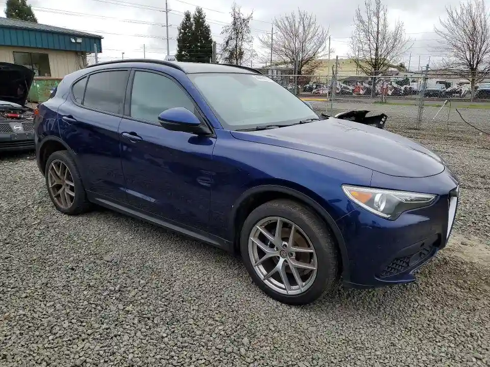 ZASFAKNN9J7B85530 2018 ALFA ROMEO STELVIO-3