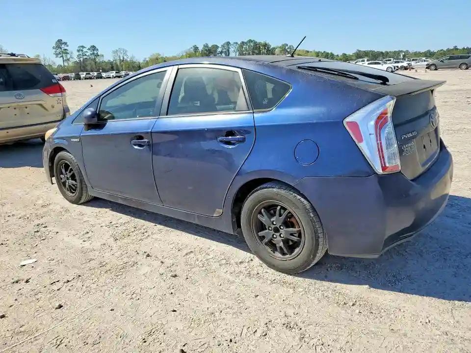 JTDKN3DU5D1644442 2013 TOYOTA PRIUS-1