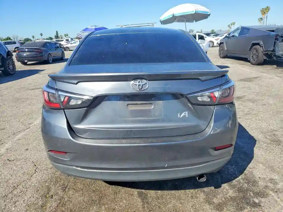3MYDLBYVXHY151323 2017 TOYOTA YARIS-5