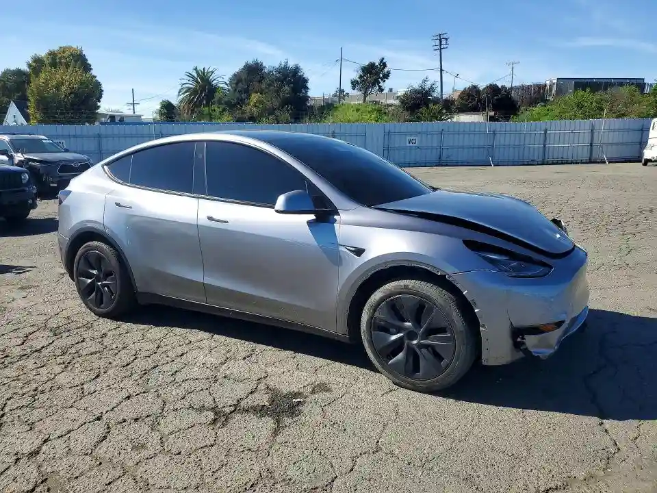 7SAYGDEE3RA295605 2024 TESLA MODEL Y-3