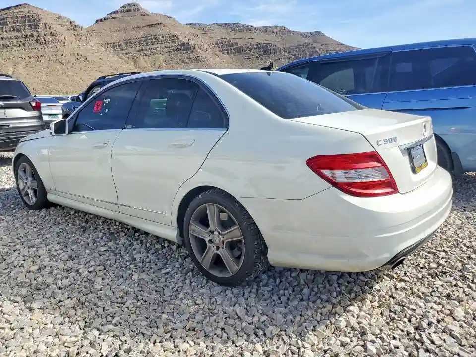 WDDGF8BB2BR161464 2011 MERCEDES-BENZ C-CLASS-1