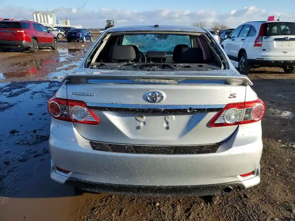 5YFBU4EE4DP210332 2013 TOYOTA COROLLA-5