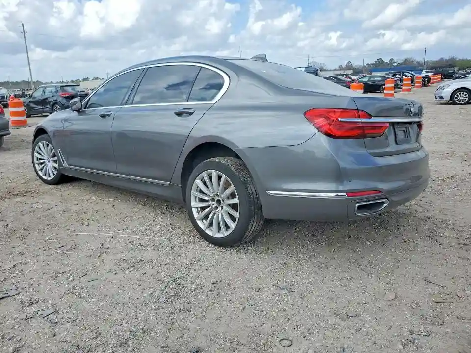WBA7E2C5XHG740075 2017 BMW 7 SERIES-1
