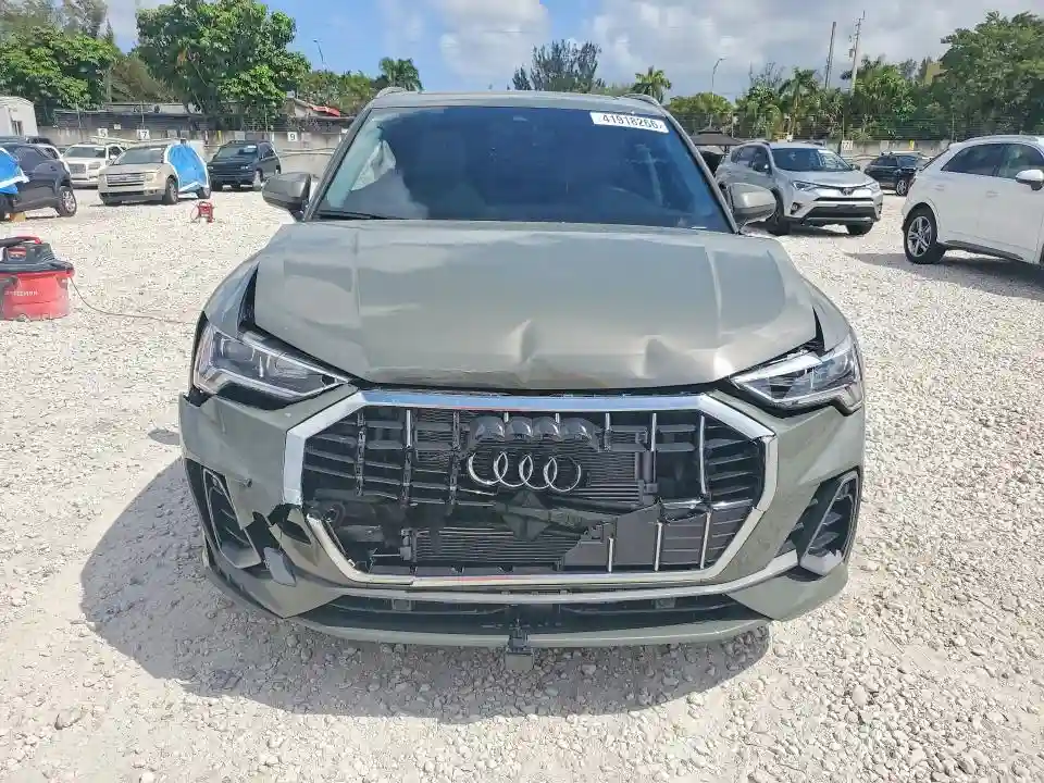WA1DECF39S1100224 2025 AUDI Q3-4