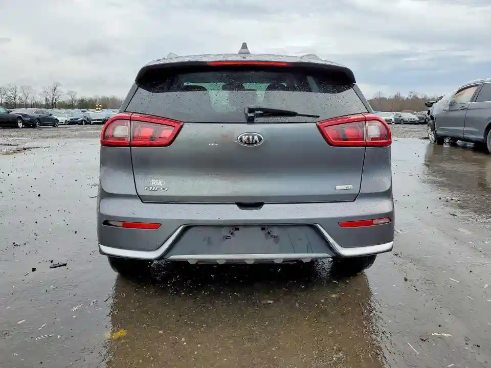 KNDCC3LC6J5110695 2018 KIA NIRO-5