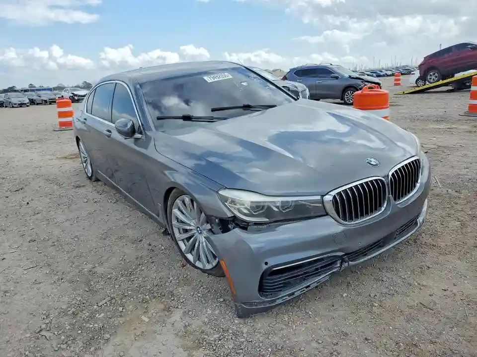 WBA7E2C5XHG740075 2017 BMW 7 SERIES-3