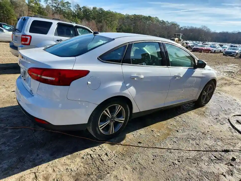 1FADP3FE8JL282167 2018 FORD FOCUS-2