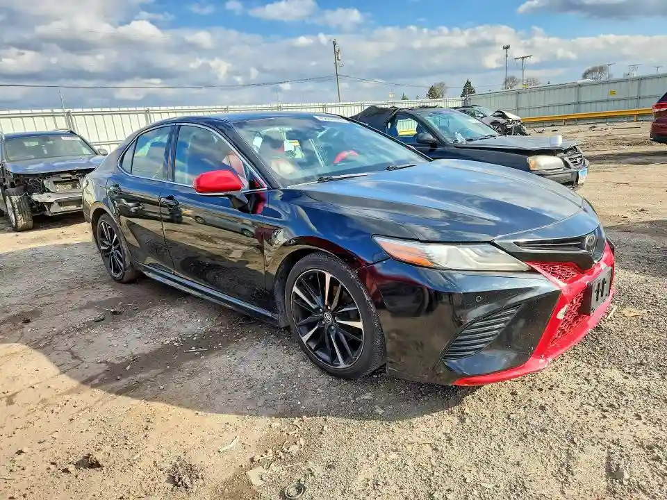 4T1B61HK2JU109942 2018 TOYOTA CAMRY-3
