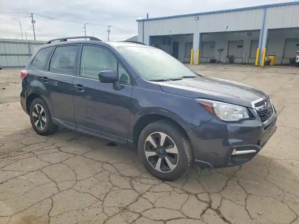 JF2SJAGCXJH539502 2018 SUBARU FORESTER-3