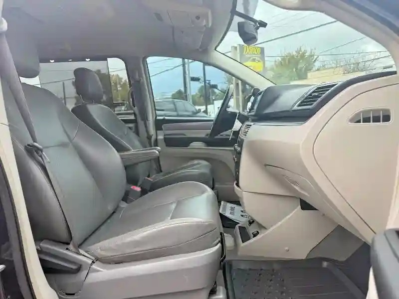 2C4RVABG5CR354258 2012 VOLKSWAGEN ROUTAN-4