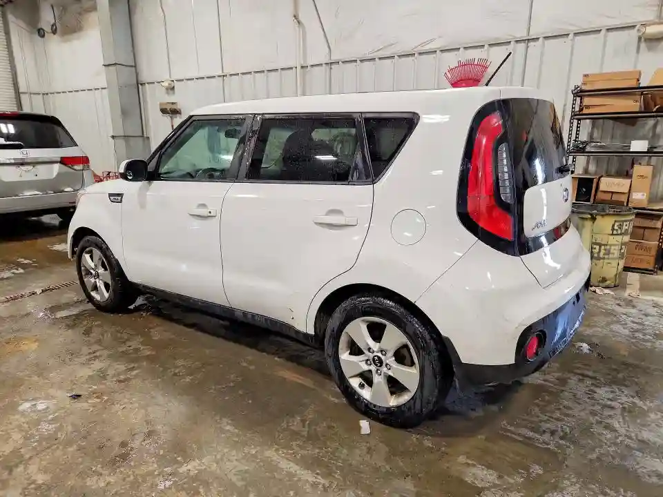 KNDJN2A21J7543559 2018 KIA SOUL BASE-1