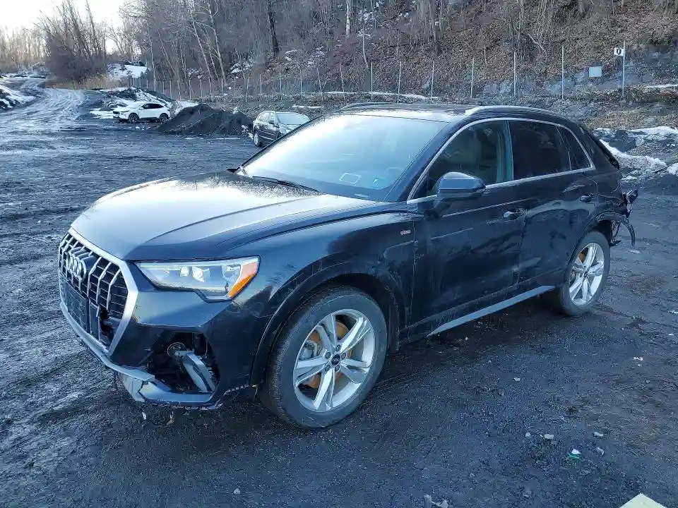 WA1DECF38M1115526 2021 AUDI Q3-0