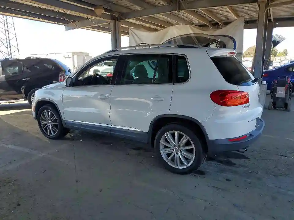 WVGAV7AX7FW569715 2015 VOLKSWAGEN TIGUAN-1