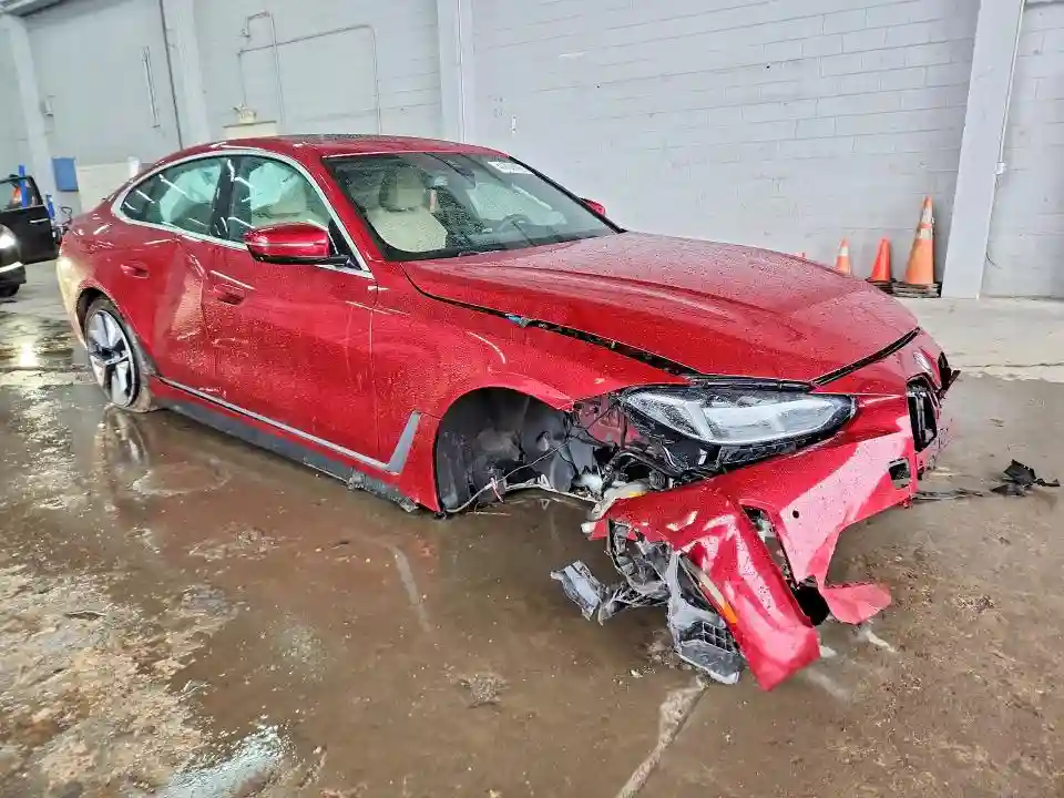 WBY43HD02SFU96922 2025 BMW I4-3