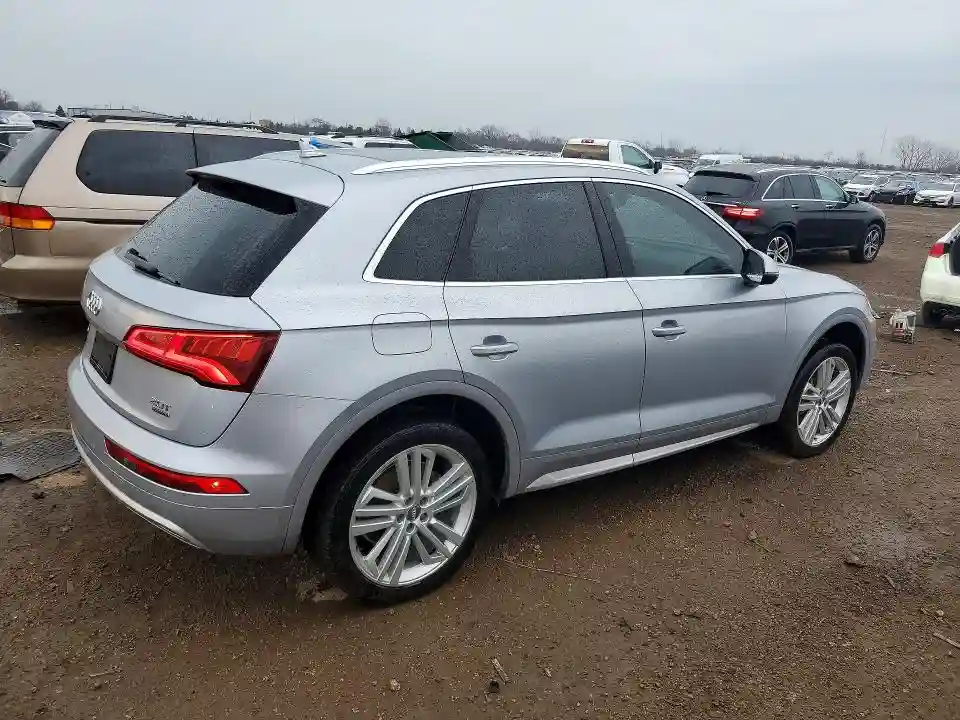 WA1CNAFY5J2104873 2018 AUDI Q5-2