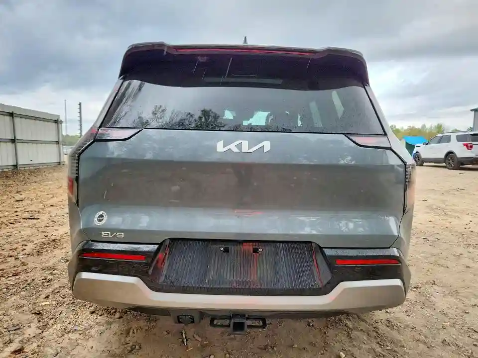 KNDADFS56R6026620 2024 KIA ALL OTHER-5