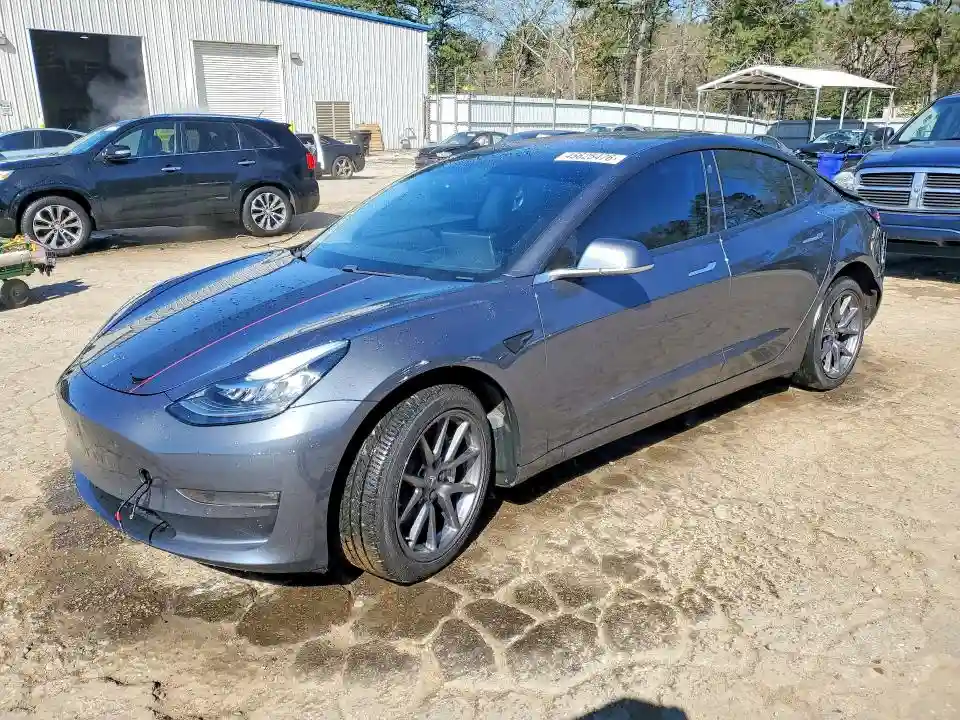 5YJ3E1EA1JF005099 2018 TESLA MODEL 3-0