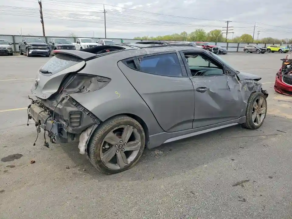 KMHTC6AE8FU243201 2015 HYUNDAI VELOSTER-2