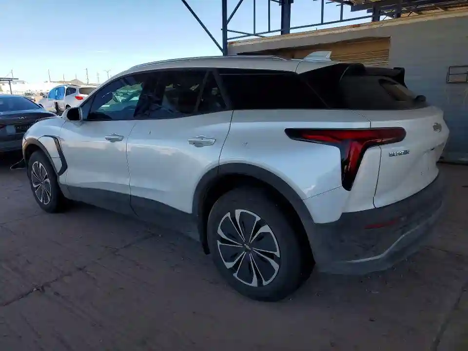 3GNKDBRJ5RS229971 2024 CHEVROLET BLAZER-1