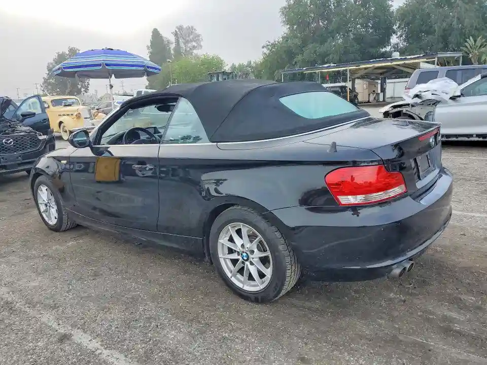 WBAUN1C58BVH83252 2011 BMW 1 SERIES-1