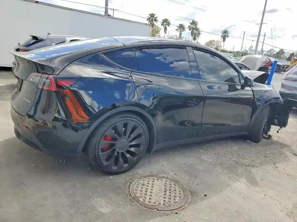 7SAYGDEF9NF463754 2022 TESLA MODEL Y-2