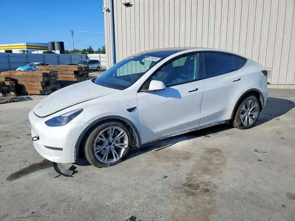 7SAYGDEEXPF741569 2023 TESLA MODEL Y-0