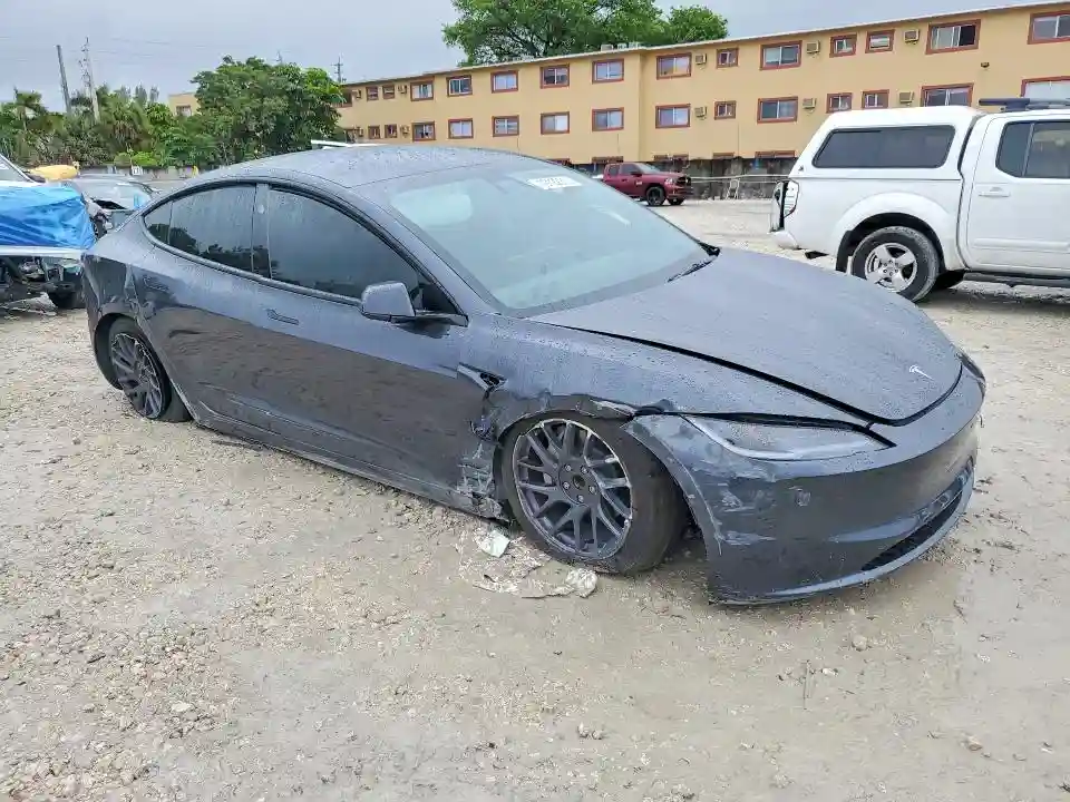 5YJ3E1EA1SF907124 2025 TESLA MODEL 3-3