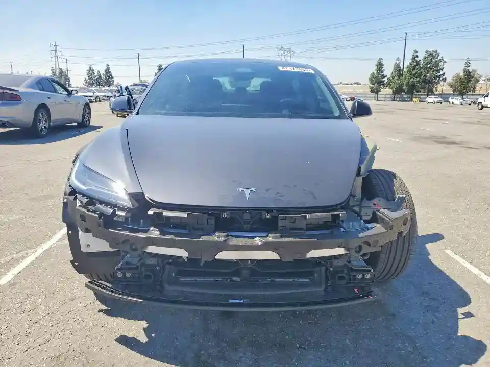 5YJ3E1EA2SF999232 2025 TESLA MODEL 3-4