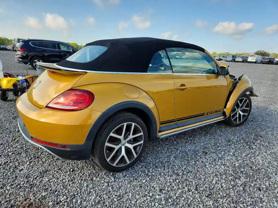 3VWT17AT7HM808797 2017 VOLKSWAGEN BEETLE-2