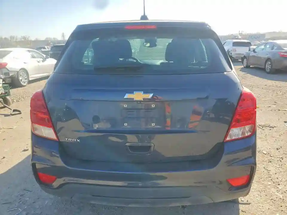 3GNCJKSBXKL166379 2019 CHEVROLET TRAX-5