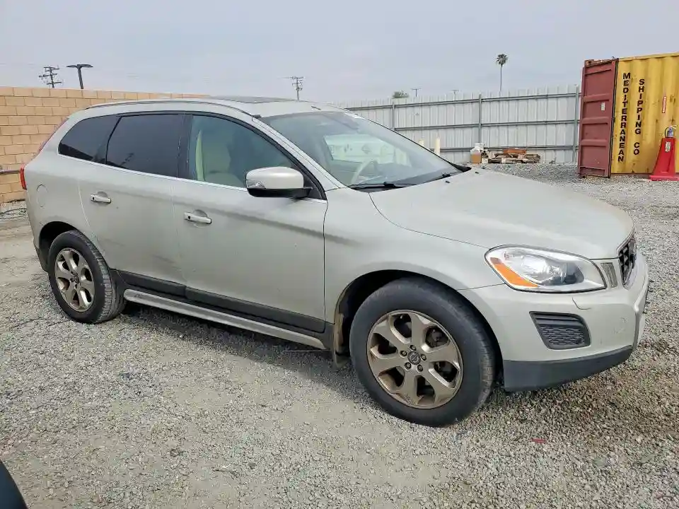 YV4952DL2D2381964 2013 VOLVO XC60-3