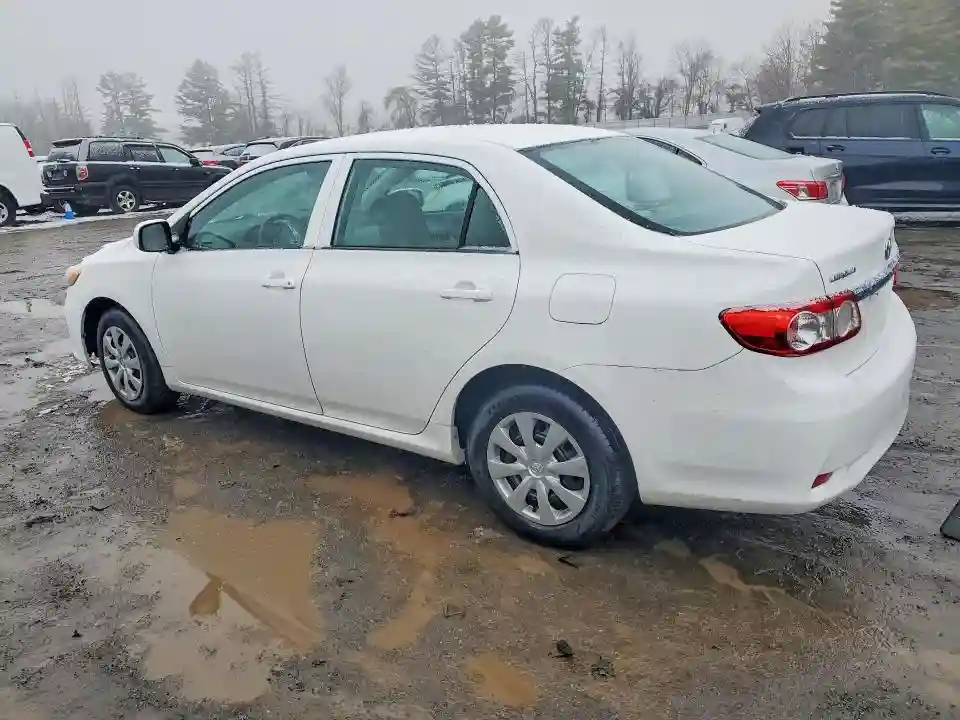 5YFBU4EE9DP224405 2013 TOYOTA COROLLA-1