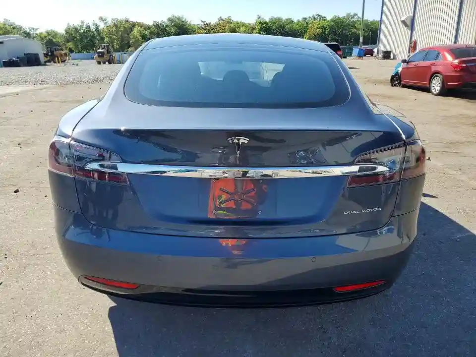 5YJSA1E24LF379029 2020 TESLA MODEL S-5