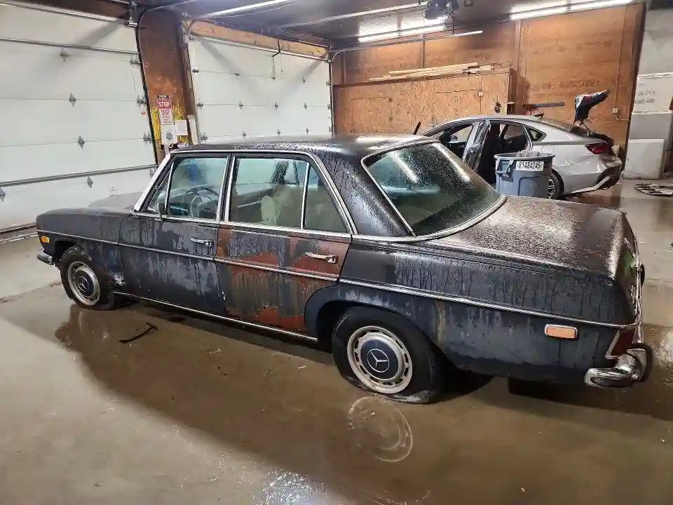 114015100304449 1971 MERCEDES-BENZ 230-CLASS-1