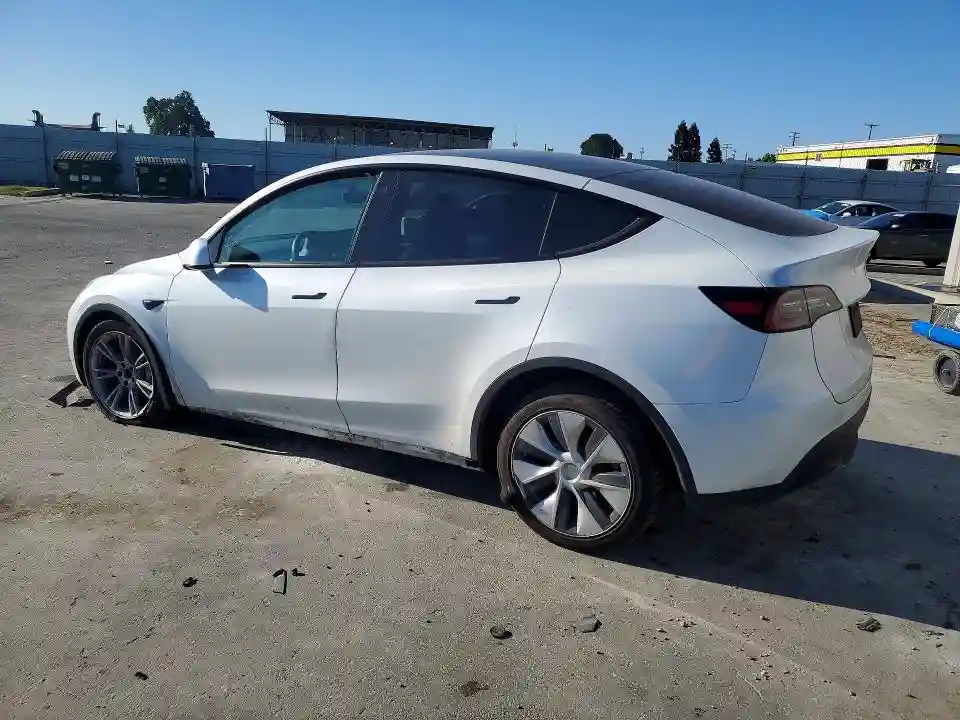 7SAYGDEEXPF741569 2023 TESLA MODEL Y-1